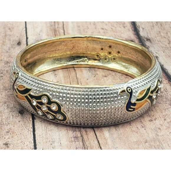 Unique Vintage Silver Tone Bangle Bracelet Beautiful Enamel Peacocks - Picture 6 of 6
